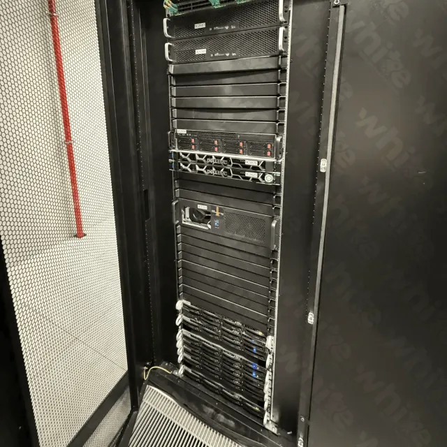 Sunucu donanımı - Rack görünümü